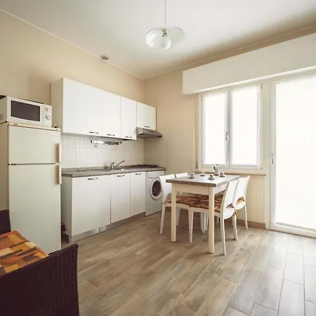 Aurea Frontemare Konukevi 3*